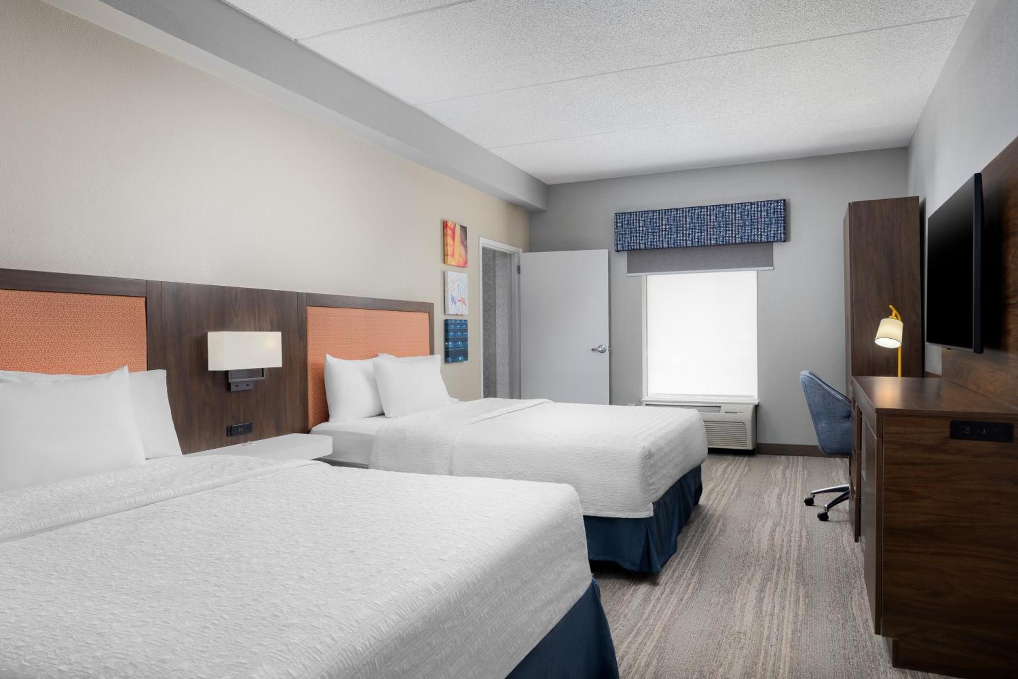 Hampton Inn Louisville Airport Fair/Expo Center Екстериор снимка