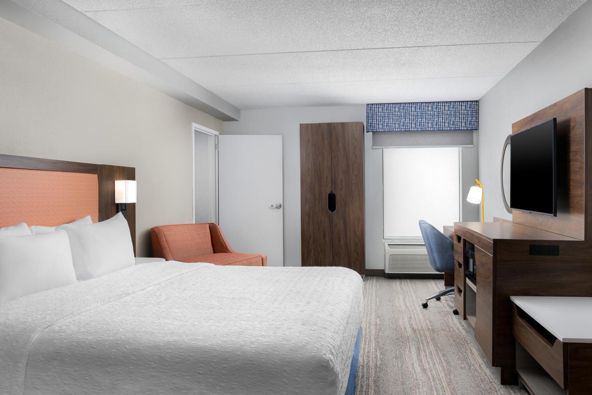 Hampton Inn Louisville Airport Fair/Expo Center Екстериор снимка