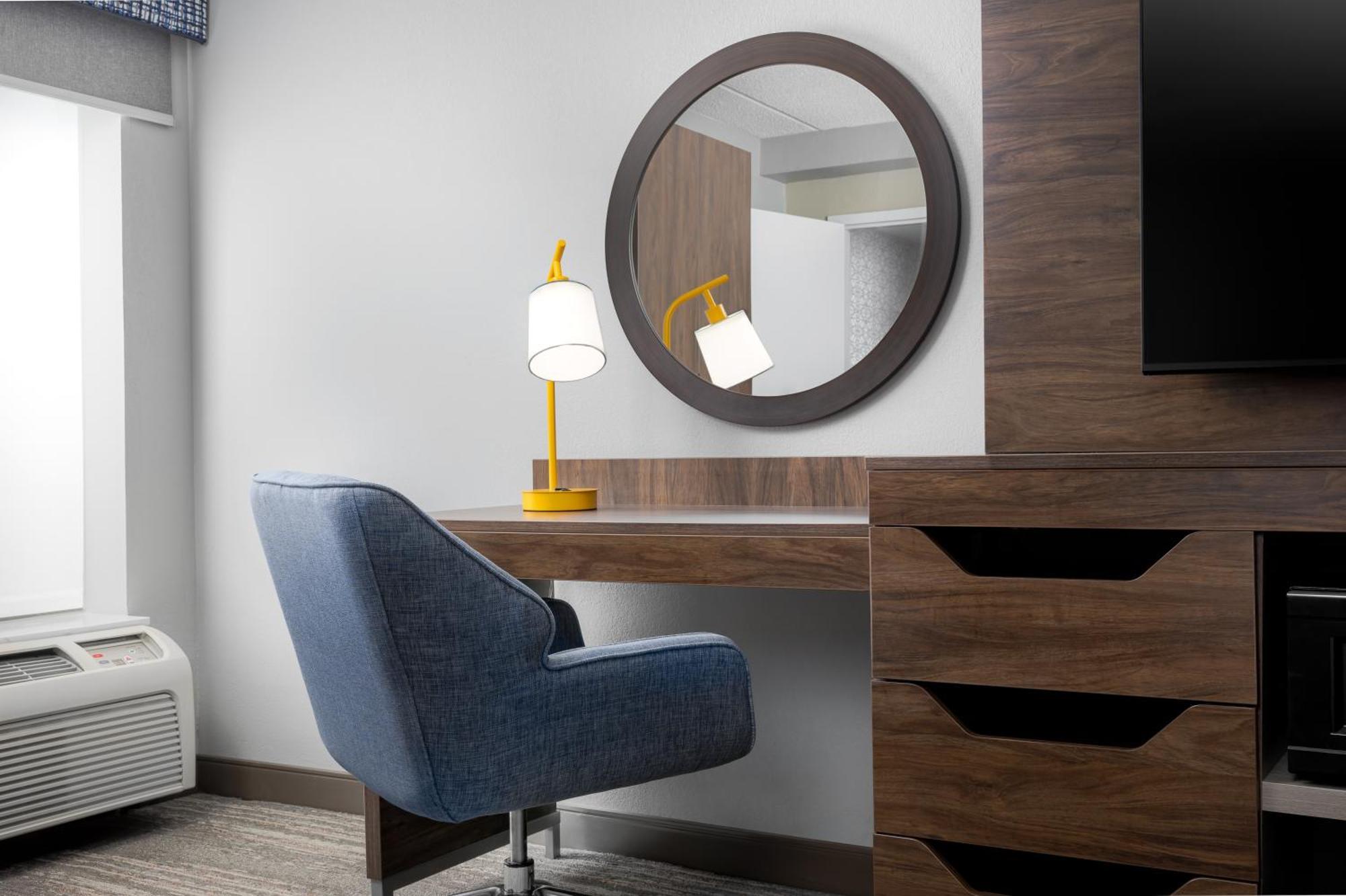 Hampton Inn Louisville Airport Fair/Expo Center Екстериор снимка