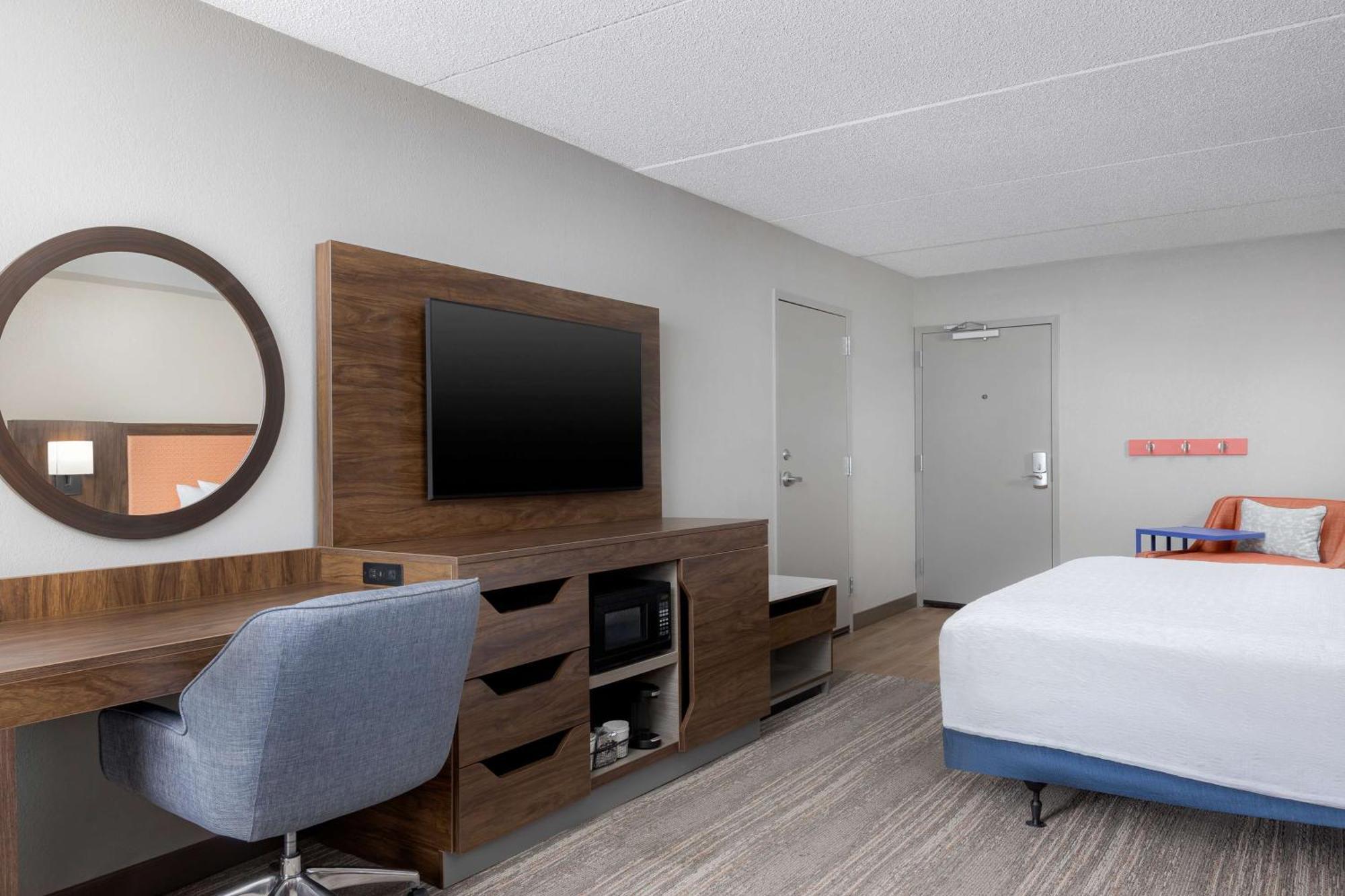 Hampton Inn Louisville Airport Fair/Expo Center Екстериор снимка